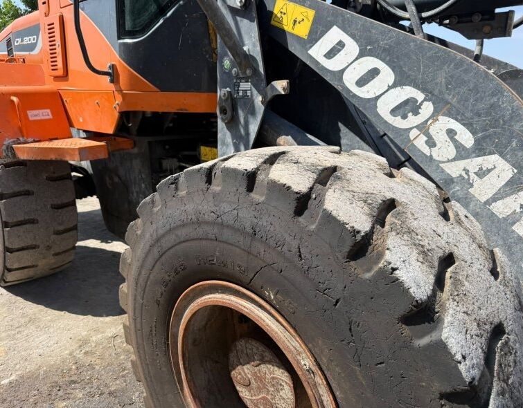 DOOSAN DL200-5 **WHEEL LOADER**